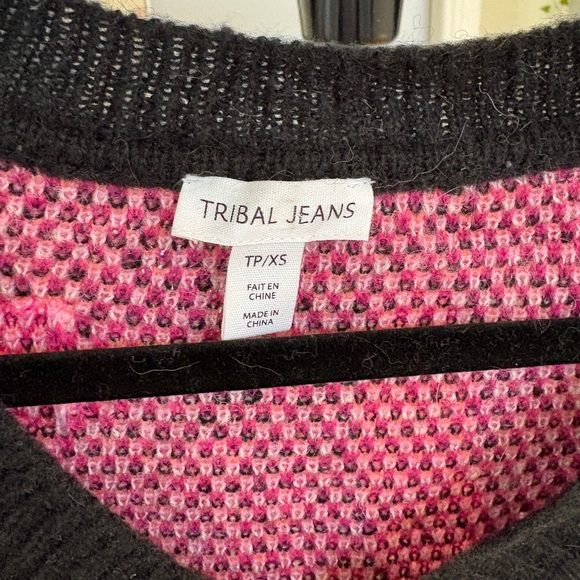 Fuchsia V-Neck Sweater - Picture 5 of 5